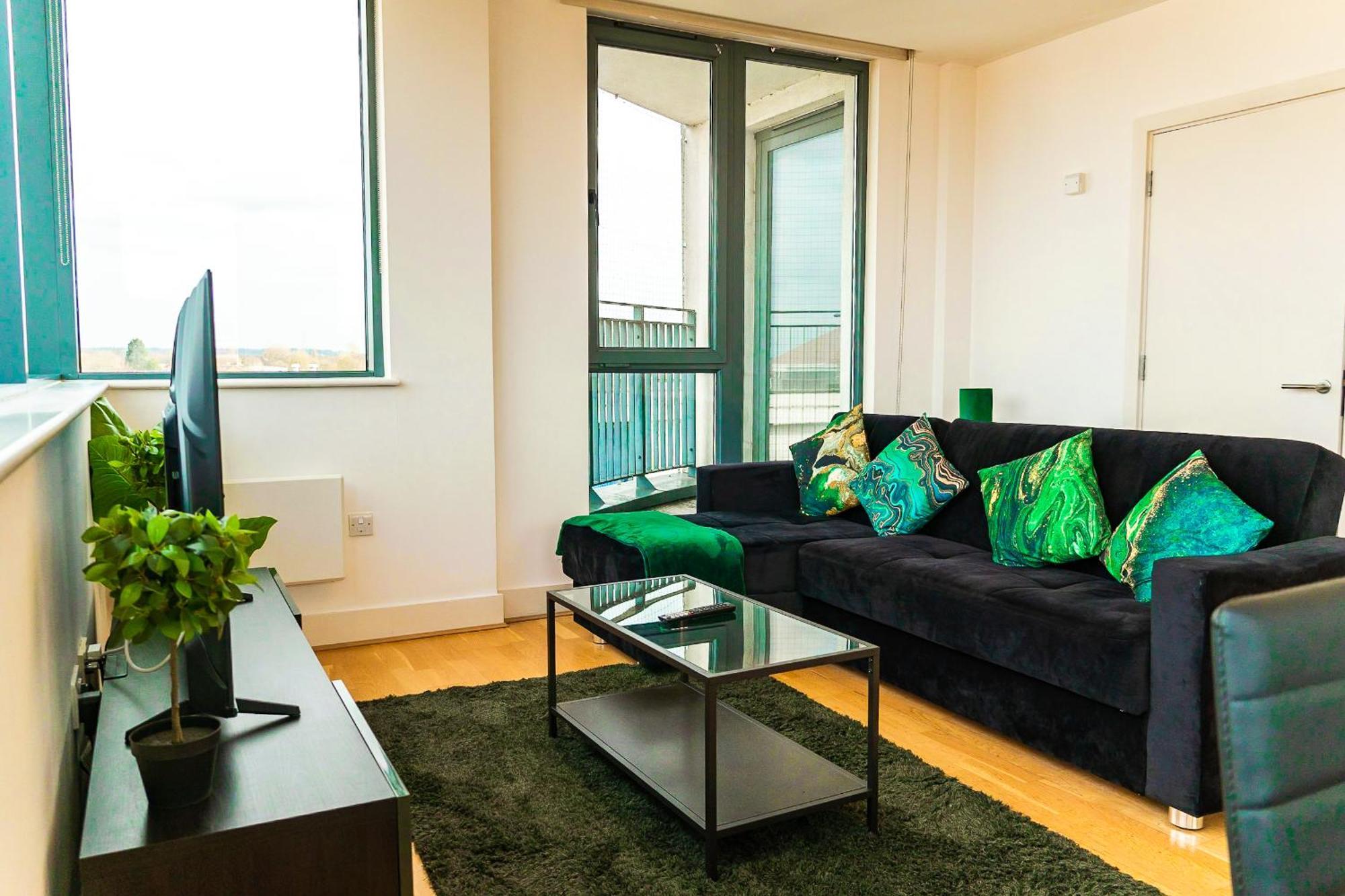 The Regency Suite - Modern 2-Bed 1-Bath Apartment Chertsey Εξωτερικό φωτογραφία
