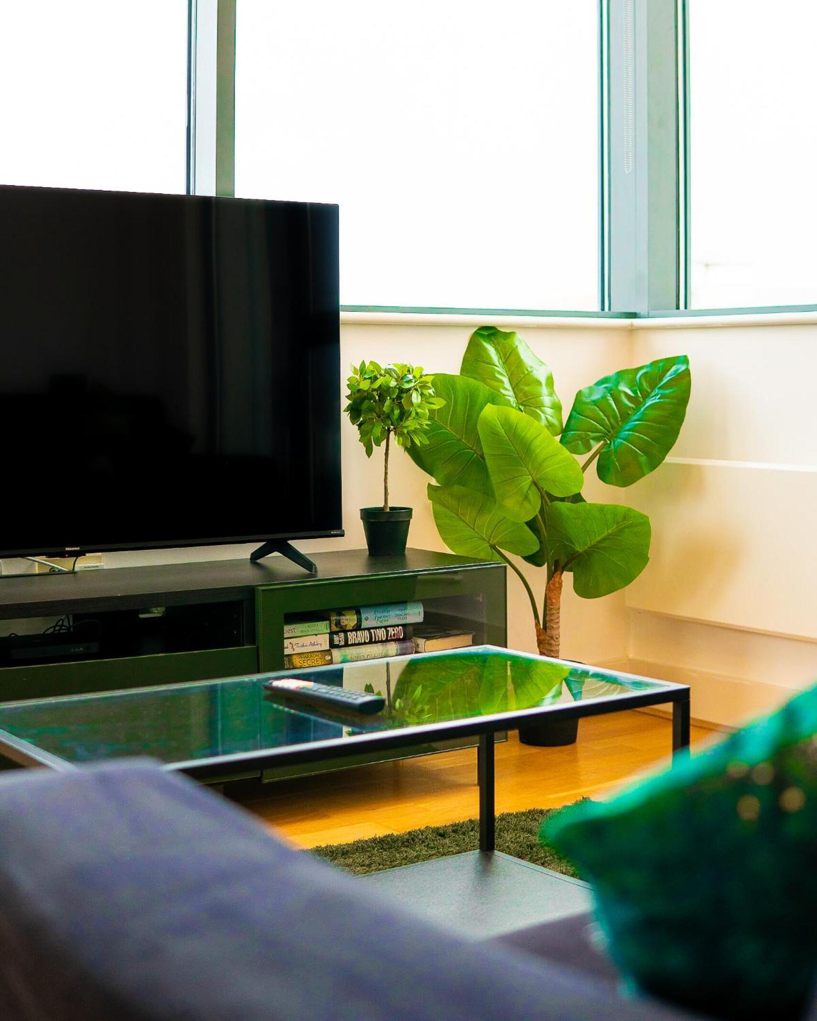 The Regency Suite - Modern 2-Bed 1-Bath Apartment Chertsey Εξωτερικό φωτογραφία